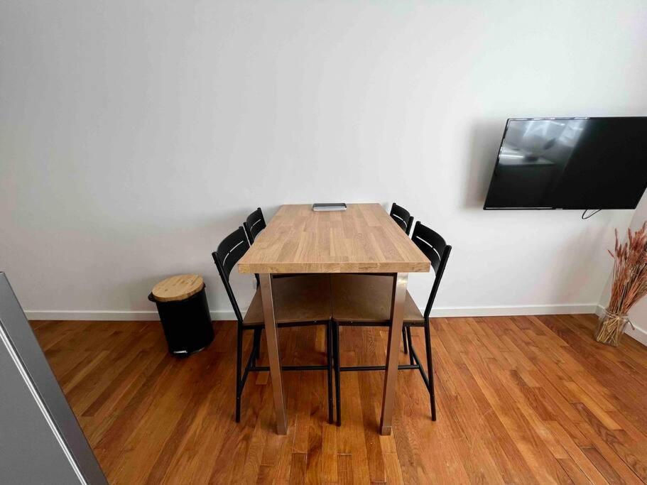 Appartement Climatise / Centre-Ville / 4 Personnes Besancon Exterior photo